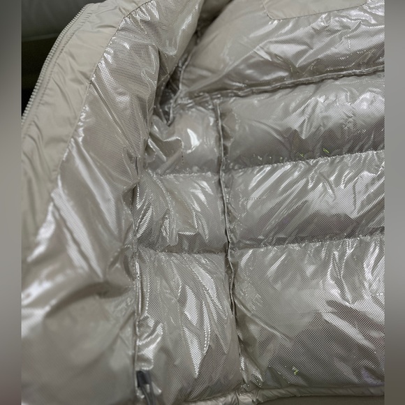 NWT - Columbia Women’s Pike Lake II Insulated Hooded Puffer Jacket - Size M - Picture 11 of 14